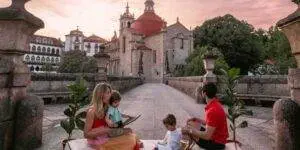 Leia mais sobre o artigo Lojas de Vila Meã participam em vídeo Campanha de Turismo