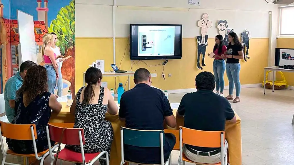 Você está visualizando no momento AE Vila Meã integra júri de avaliação de provas no Externato